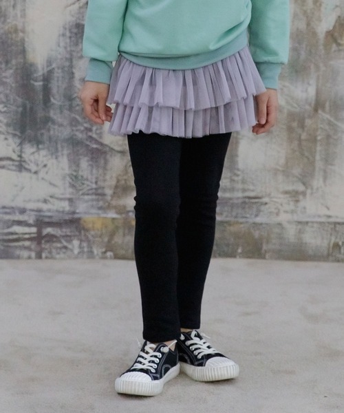 Bee des Bee（ビーデスビー）の「レギンス付き10分丈スカッツ（スカート・キッズ・グレー系その他2/グレー×ピンク/グレー×サックスブルー/グレー系その他/ブラック系その他/ブラック×ピンク/チャコールグレー×パープル/ブラック×グリーン/ブラック系その他2/ブラック×パープル・110cm/100cm/120cm/130cm/140cm/150cm）」の3枚目の写真