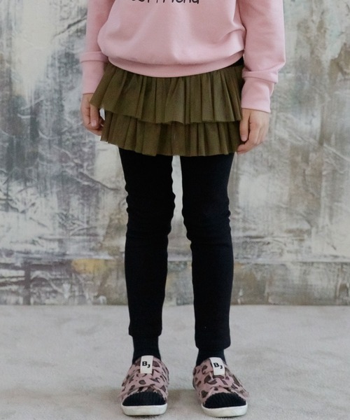Bee des Bee（ビーデスビー）の「レギンス付き10分丈スカッツ（スカート・キッズ・グレー系その他2/グレー×ピンク/グレー×サックスブルー/グレー系その他/ブラック系その他/ブラック×ピンク/チャコールグレー×パープル/ブラック×グリーン/ブラック系その他2/ブラック×パープル・110cm/100cm/120cm/130cm/140cm/150cm）」の4枚目の写真