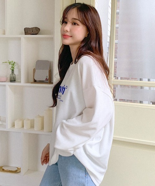 muahmuah（ムーアムーア）の「A'GEM/9 × .kom『muah muah/ムーアムーア』MUAH SIGNATURE GRAPHIC T-SHIRT/シグネチャー グラフィック ロングスリーブTシャツ（Tシャツ/カットソー・レディース・ホワイト/ブラック/ライトグレー/インディゴブルー・FREE）」の11枚目の写真