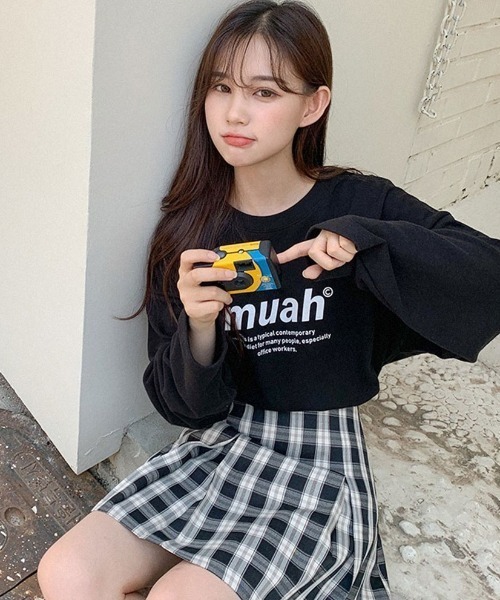 muahmuah（ムーアムーア）の「A'GEM/9 × .kom『muah muah/ムーアムーア』MUAH SIGNATURE GRAPHIC T-SHIRT/シグネチャー グラフィック ロングスリーブTシャツ（Tシャツ/カットソー・レディース・ホワイト/ブラック/ライトグレー/インディゴブルー・FREE）」の20枚目の写真