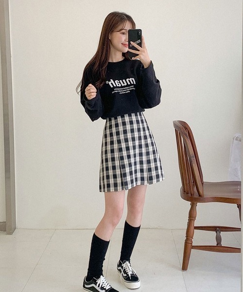 muahmuah（ムーアムーア）の「A'GEM/9 × .kom『muah muah/ムーアムーア』MUAH SIGNATURE GRAPHIC T-SHIRT/シグネチャー グラフィック ロングスリーブTシャツ（Tシャツ/カットソー・レディース・ホワイト/ブラック/ライトグレー/インディゴブルー・FREE）」の21枚目の写真