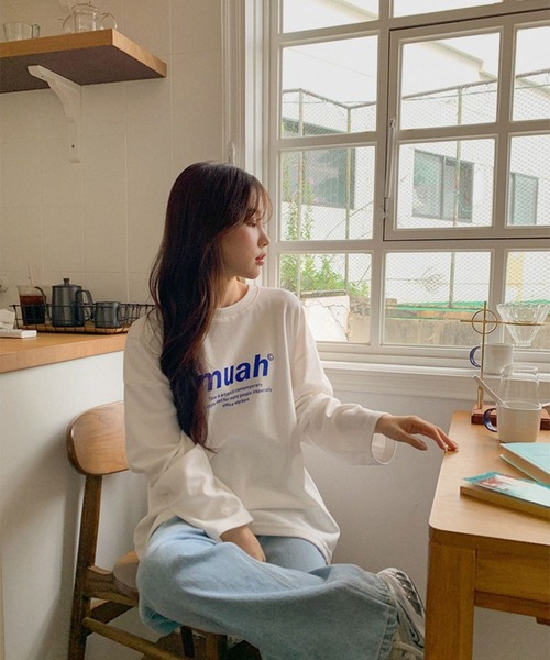 muahmuah（ムーアムーア）の「A'GEM/9 × .kom『muah muah/ムーアムーア』MUAH SIGNATURE GRAPHIC T-SHIRT/シグネチャー グラフィック ロングスリーブTシャツ（Tシャツ/カットソー・レディース・ホワイト/ブラック/ライトグレー/インディゴブルー・FREE）」の9枚目の写真