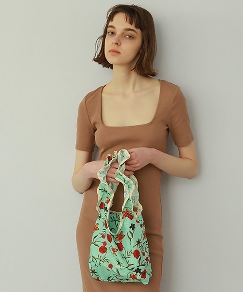 Casselini(キャセリーニ)の「プリントフリルミニエコバッグ(エコバッグ/サブバッグ・レディース・アイボリー/ブラウン/ブルー系1/オレンジ・FREE)」の6枚目の写真