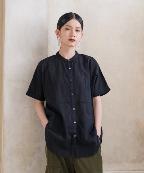 manana suerte(マニャーナスエルテ)の「バンドカラー切替シャツ(シャツ/ブラウス・レディース・ホワイト/ブラック/ブルー・FREE)」の2枚目の写真