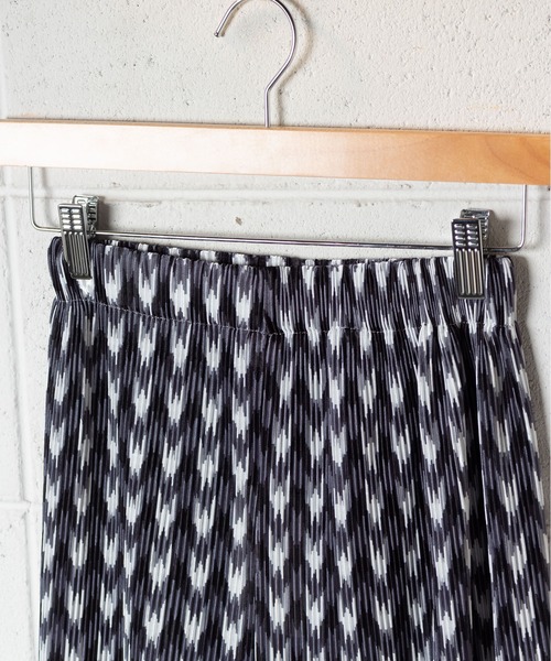 me+em select(ミームセレクト)の「※千鳥柄プリーツワイドパンツ(その他パンツ・レディース・グレー/グリーン・FREE)」の19枚目の写真