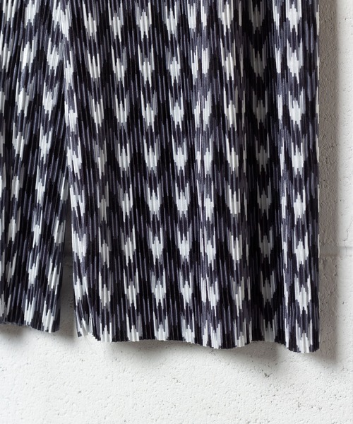 me+em select(ミームセレクト)の「※千鳥柄プリーツワイドパンツ(その他パンツ・レディース・グレー/グリーン・FREE)」の14枚目の写真