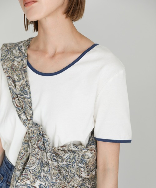 select MOCA(セレクトモカ)の「2021 SS パイピングデザインカラーTシャツ(Tシャツ/カットソー・レディース・ホワイト/ブルー/グリーン・FREE)」の2枚目の写真