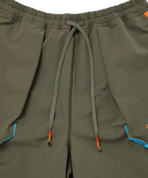 SIVA（シヴァ）の「SIVA シヴァ / SEAM-LINE LAYERED SHORTS シームラインレイヤードショーツ / 21C-S-02-04（その他パンツ・メンズ・カーキ/ブラック・2/3）」の7枚目の写真