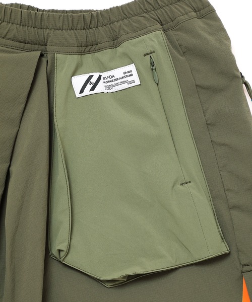 SIVA（シヴァ）の「SIVA シヴァ / SEAM-LINE LAYERED SHORTS シームラインレイヤードショーツ / 21C-S-02-04（その他パンツ・メンズ・カーキ/ブラック・2/3）」の13枚目の写真