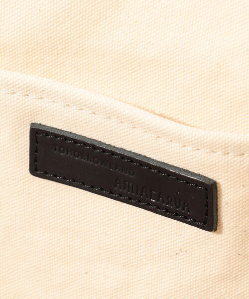 TOMORROWLAND （トゥモローランド）の「【別注】AMIACALVA×TOMORROWLAND キャンバストート（トートバッグ・メンズ・ホワイト・FREE）」の4枚目の写真