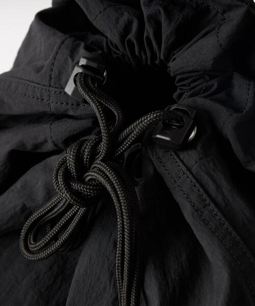 THE NORTH FACE PURPLE LABEL(ザ ノースフェイス パープルレーベル)の「<THE NORTH FACE PURPLE LABEL> コーデュラ リップストップナイロン ナップサック ♱(バックパック/リュック・メンズ・ブラック/パープル・FREE)」の4枚目の写真