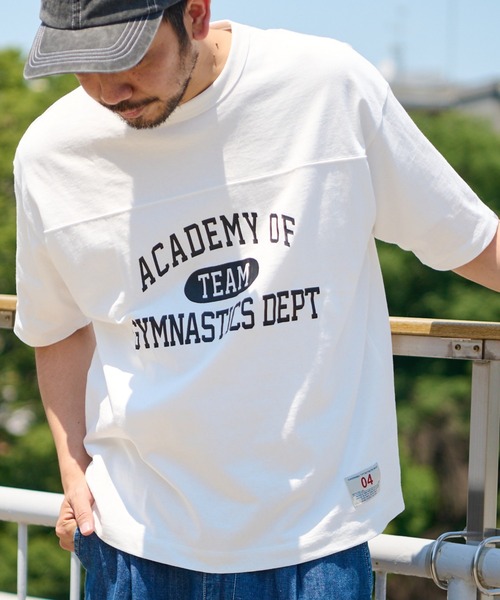 CIAOPANIC TYPY（チャオパニックティピー）の「USAコットンカレッジプリントフットボールTee（Tシャツ/カットソー・メンズ・ブラック/オフホワイト/ゴールド/グリーン・SMALL/MEDIUM/LARGE/X-LARGE）」の2枚目の写真