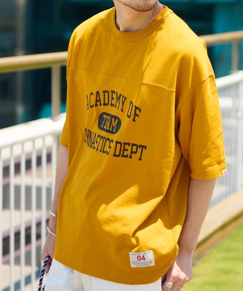 CIAOPANIC TYPY（チャオパニックティピー）の「USAコットンカレッジプリントフットボールTee（Tシャツ/カットソー・メンズ・ブラック/オフホワイト/ゴールド/グリーン・SMALL/MEDIUM/LARGE/X-LARGE）」の4枚目の写真