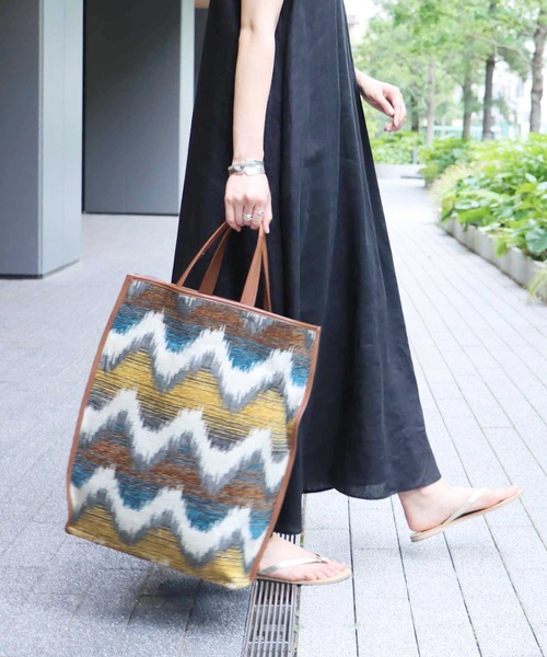 the dilettante(ザ・ディレッタント)の「《別注》【the dilettante / ザ ディッレタント】ジャガードバッグ◆(トートバッグ・レディース・ブラウン/イエロー・FREE)」の2枚目の写真