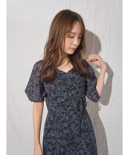 MERCURYDUO（マーキュリーデュオ）の「2WAYフロントタックフラワーワンピース（ワンピース・レディース・ネイビー/アイボリー/ミント・SMALL/MEDIUM）」の12枚目の写真