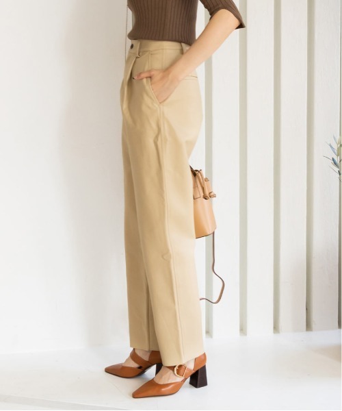 RANDA（ランダ）の「フェイクレザーテーパードパンツ（その他パンツ・レディース・ベージュ/ブラウン/アイボリー・1/0）」の10枚目の写真