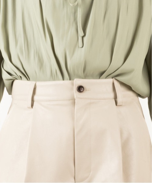 RANDA（ランダ）の「フェイクレザーテーパードパンツ（その他パンツ・レディース・ベージュ/ブラウン/アイボリー・1/0）」の15枚目の写真