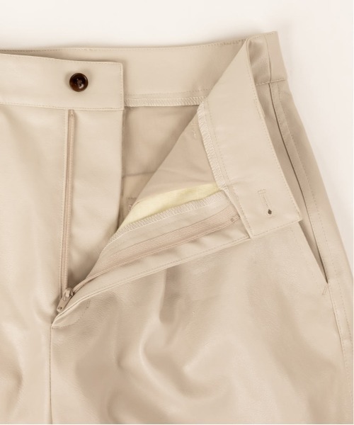 RANDA（ランダ）の「フェイクレザーテーパードパンツ（その他パンツ・レディース・ベージュ/ブラウン/アイボリー・1/0）」の16枚目の写真