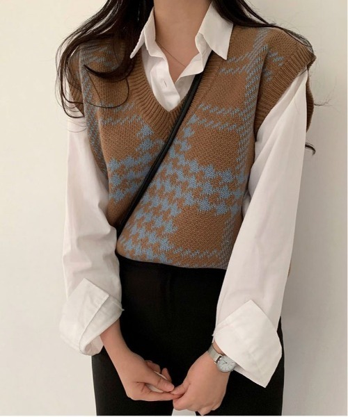 Beidelli ベイデリ Vネックハウンドトゥース柄ニットベスト