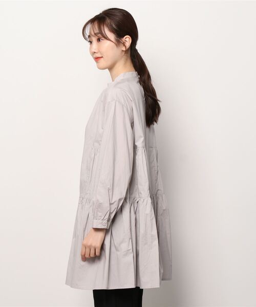 NANO universe（ナノユニバース）の「シリコンタッチブロードティアードブラウス（シャツ/ブラウス・レディース・ライトグレー/ブルー・FREE）」の3枚目の写真