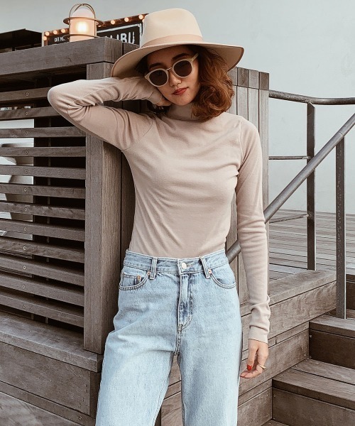 esutoreja（エストレジャ）の「カラバリタートルネックカットソー（Tシャツ/カットソー・レディース・ホワイト/ブラック/ベージュ/ブラウン/オリーブ・FREE）」の4枚目の写真