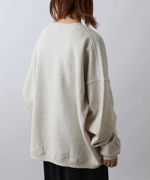 CIAOPANIC TYPY（チャオパニックティピー）の「【ZOZOTOWN限定】ユニセックスビッグシルエットクルーネックロゴプリントスウェット/裏起毛（スウェット・メンズ・ライトグレー/ネイビー/ピンク/アイボリー・M/L）」の13枚目の写真