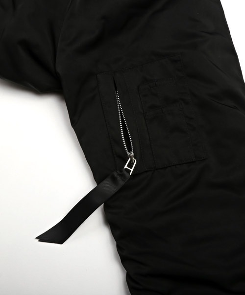 LUXSTYLE(ラグスタイル)の「BIG中綿MA-1ジャケット(MA-1・メンズ・カーキ/マルチ/ホワイト・L/M)」の21枚目の写真