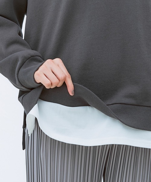 Honeys(ハニーズ)の「裾レイヤード風トップス(スウェット・レディース・イエロー/ベージュ/杢グレー/ミント/スミクロ・LL/L/M/S)」の16枚目の写真