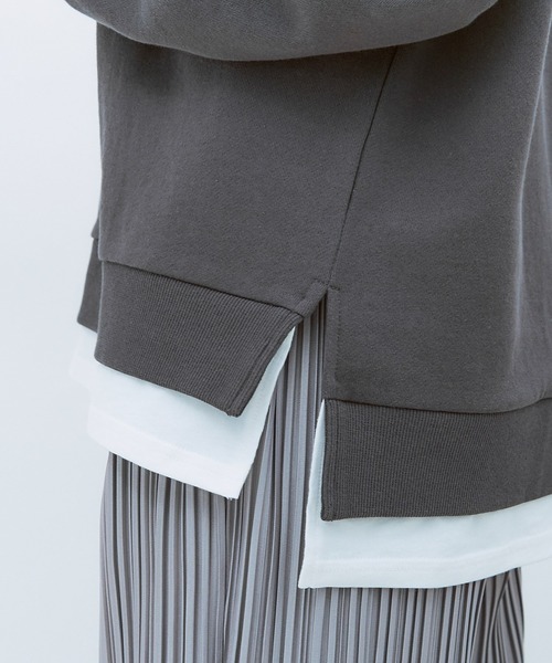 Honeys(ハニーズ)の「裾レイヤード風トップス(スウェット・レディース・イエロー/ベージュ/杢グレー/ミント/スミクロ・LL/L/M/S)」の17枚目の写真