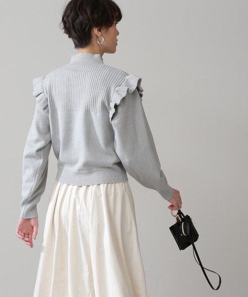 N.（N. Natural Beauty Basic）（エヌエヌナチュラルビューティーベーシック）の「◆ドロップフリルショルダーニット（ニット/セーター・レディース・ライトグレー/オフホワイト/ライトグリーン・MEDIUM）」の9枚目の写真