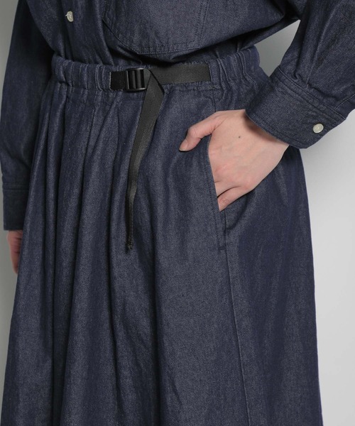 niko and...（ニコアンド）の「[niko and ...JEANS 2022SS]イージーギャザーデニムスカート（スカート・レディース・ライトブルー/ブルー・MEDIUM/LARGE）」の10枚目の写真