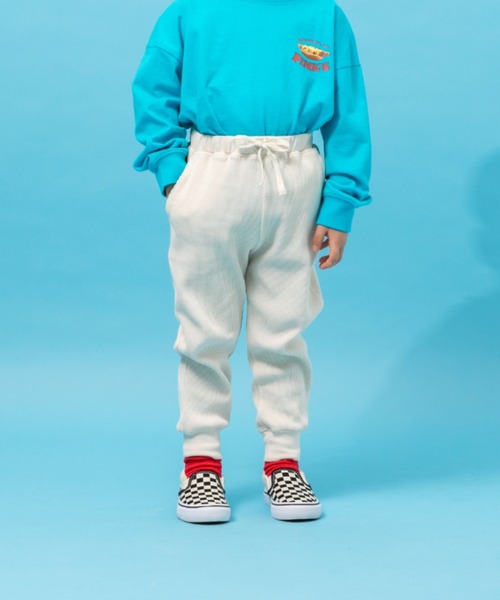 LOWRYS FARM（ローリーズファーム）の「ＴＲＵＥワッフルパンツ　263141（スウェットパンツ・キッズ・アイボリー/ピンク/グリーン・120cm/110cm/140cm/130cm/150cm）」の2枚目の写真