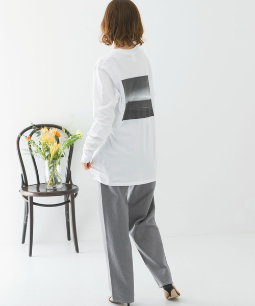 URBAN RESEARCH ROSSO WOMEN（アーバンリサーチ　ロッソ）の「BACK PHOTO LONG-SLEEVE T-SHIRTS（Tシャツ/カットソー・レディース・ホワイト・MEDIUM）」の3枚目の写真
