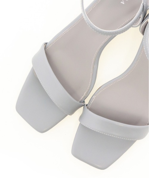 RANDA（ランダ）の「ストレスフリー/ゴールドピースチャンキーヒールサンダル（サンダル・レディース・ブラック/ブルー/アイボリー/グレイッシュベージュ・LL/M/L/S）」の16枚目の写真