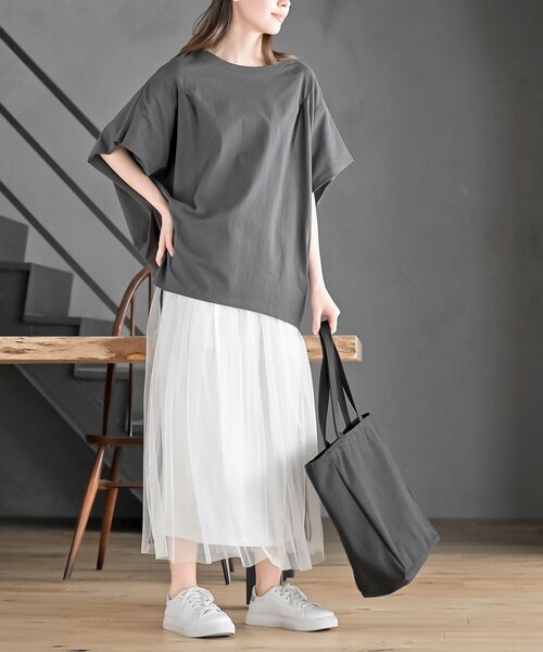 rps(アールピーエス)の「ドルマンカットTee(Tシャツ/カットソー・レディース・チャコールグレー/ブラック/オフホワイト/グレイッシュベージュ/ブルーグリーン/ブルー・M/フリー)」の18枚目の写真