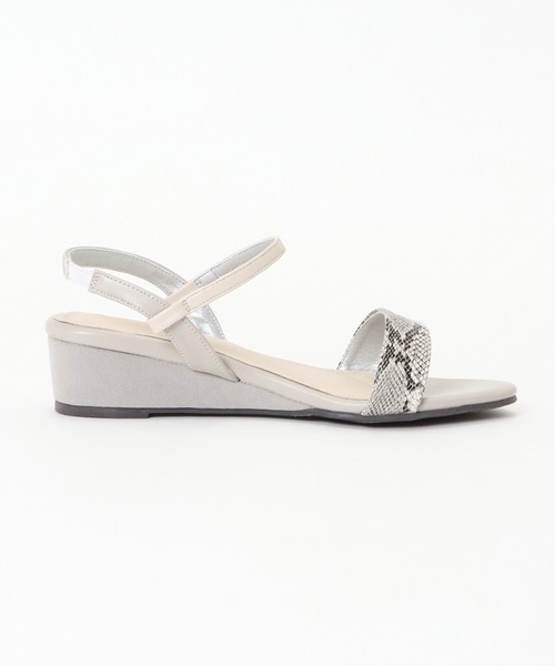 ikka（イッカ）の「ワンベルトロウサンダル（サンダル・レディース・グレー/ブラック/ベージュ・M/L）」の17枚目の写真