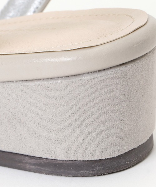 ikka（イッカ）の「ワンベルトロウサンダル（サンダル・レディース・グレー/ブラック/ベージュ・M/L）」の5枚目の写真