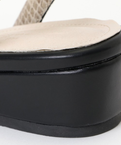 ikka（イッカ）の「ワンベルトロウサンダル（サンダル・レディース・グレー/ブラック/ベージュ・M/L）」の22枚目の写真