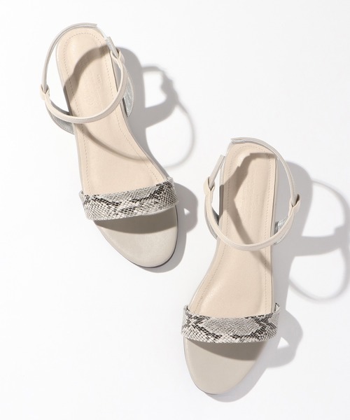 ikka（イッカ）の「ワンベルトロウサンダル（サンダル・レディース・グレー/ブラック/ベージュ・M/L）」の18枚目の写真