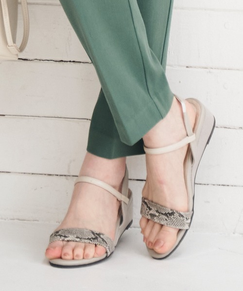 ikka（イッカ）の「ワンベルトロウサンダル（サンダル・レディース・グレー/ブラック/ベージュ・M/L）」の10枚目の写真