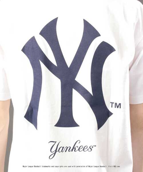 AVIREX（アヴィレックス）の「【MLB×AVIREX】ヤンキース Tシャツ/YANKEES T-SHIRT（Tシャツ/カットソー・メンズ・ホワイト/ブラック・SMALL/XX-LARGE/LARGE/MEDIUM/X-LARGE）」の4枚目の写真