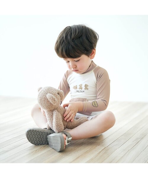 apres les cours(アプレレクール)の「tiny bear ラッシュガード_UVカット(ラッシュガード・キッズ・ベージュ・90/100/80)」の4枚目の写真