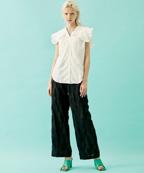 INella(イネラ)の「【INella/イネラ】フリルオープンカラーシャツ(シャツ/ブラウス・レディース・ホワイト/ラベンダー/ブラック・FREE)」の4枚目の写真