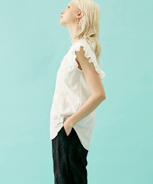 INella(イネラ)の「【INella/イネラ】フリルオープンカラーシャツ(シャツ/ブラウス・レディース・ホワイト/ラベンダー/ブラック・FREE)」の7枚目の写真