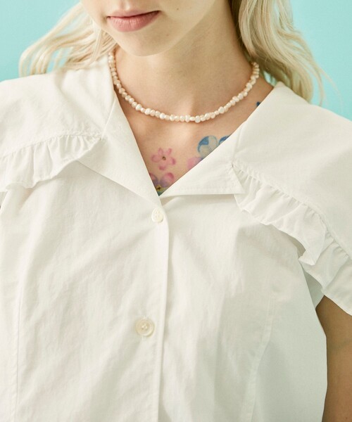 INella(イネラ)の「【INella/イネラ】フリルオープンカラーシャツ(シャツ/ブラウス・レディース・ホワイト/ラベンダー/ブラック・FREE)」の10枚目の写真
