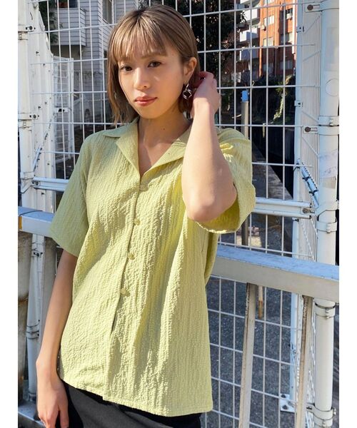 EMODA(エモダ)の「リンクルオープンカラーシャツ(シャツ/ブラウス・レディース・ブラック/ホワイト/ライム・FREE)」の6枚目の写真