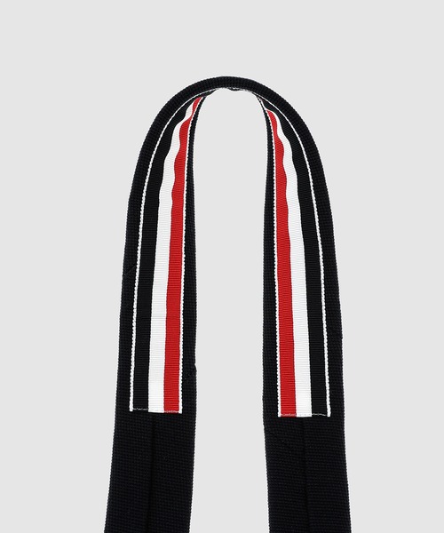 THOM BROWNE（トムブラウン）の「CLASSIC TIE IN VARSITY PIQUE NAVY O/S（ネクタイ・メンズ・ライトグレー/ネイビー系・ONE SIZE）」の5枚目の写真