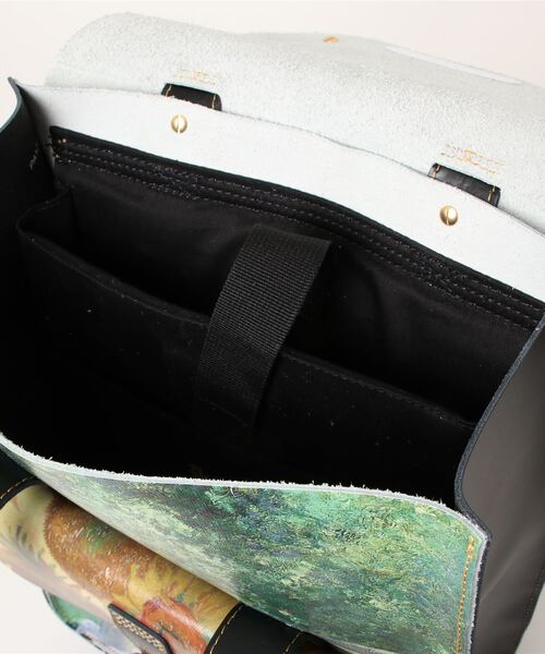 【ひろ】Dr. Martens バックパック　リュック Dr.Martens ドクターマーチン リュック バッグ レディース Box