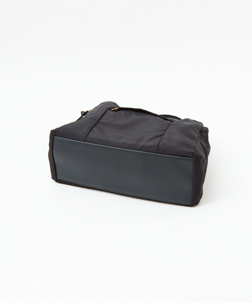 Abahouse Devinette（ドゥヴィネット）の「【Avancer】フェイクレザーコンビナイロントートバッグ（ボストンバッグ・レディース・グレー/ピンクベージュ/ブラック・フリー）」の7枚目の写真