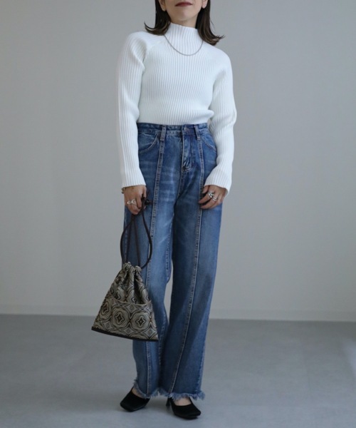 ap retro(アプレトロ)の「シンプルハイネックリブニット(ニット/セーター・レディース・ブラック/ブラウン/オフホワイト/ブルー/グレイッシュベージュ・FREE)」の15枚目の写真